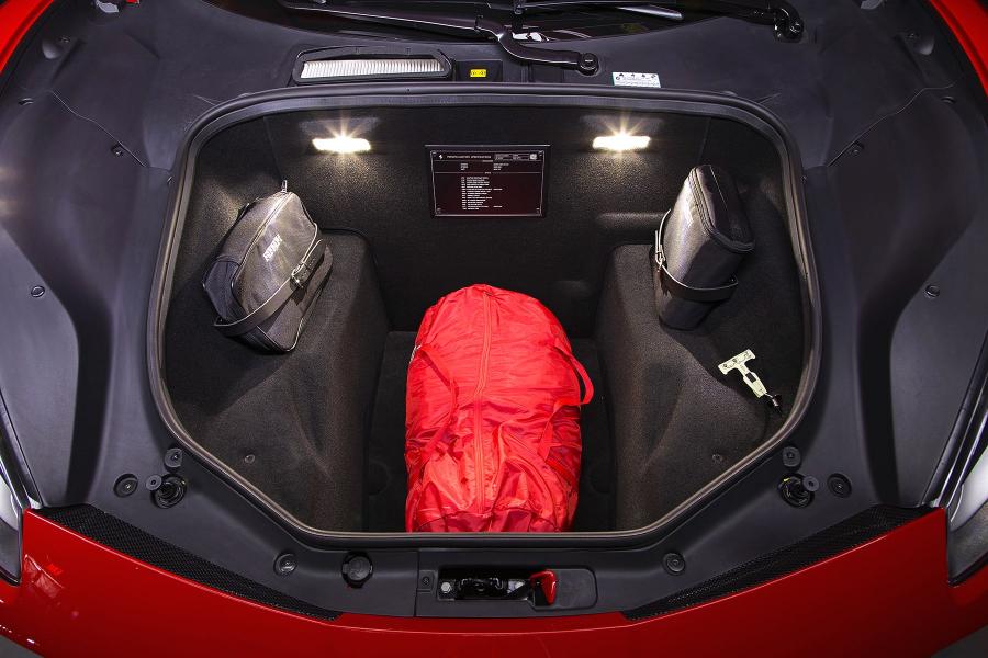 Багажник Ferrari 488 GTB 2015 года  (NA) (фото 13 из 42)